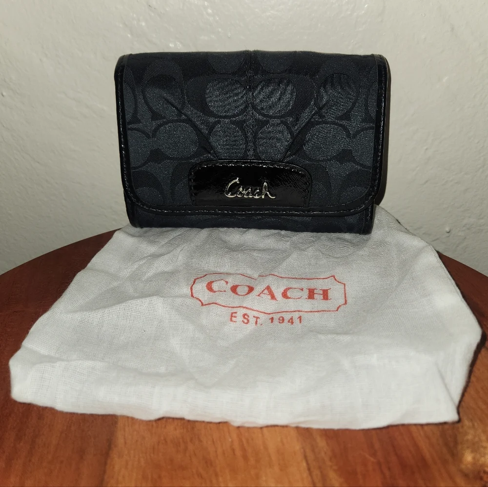 NWT Coach Ashley Compact Clutch Wallet Black - Picture 3 of 7